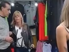 Escrachan en Mar del Plata por comentarios racistas a mujer en un local de ropa