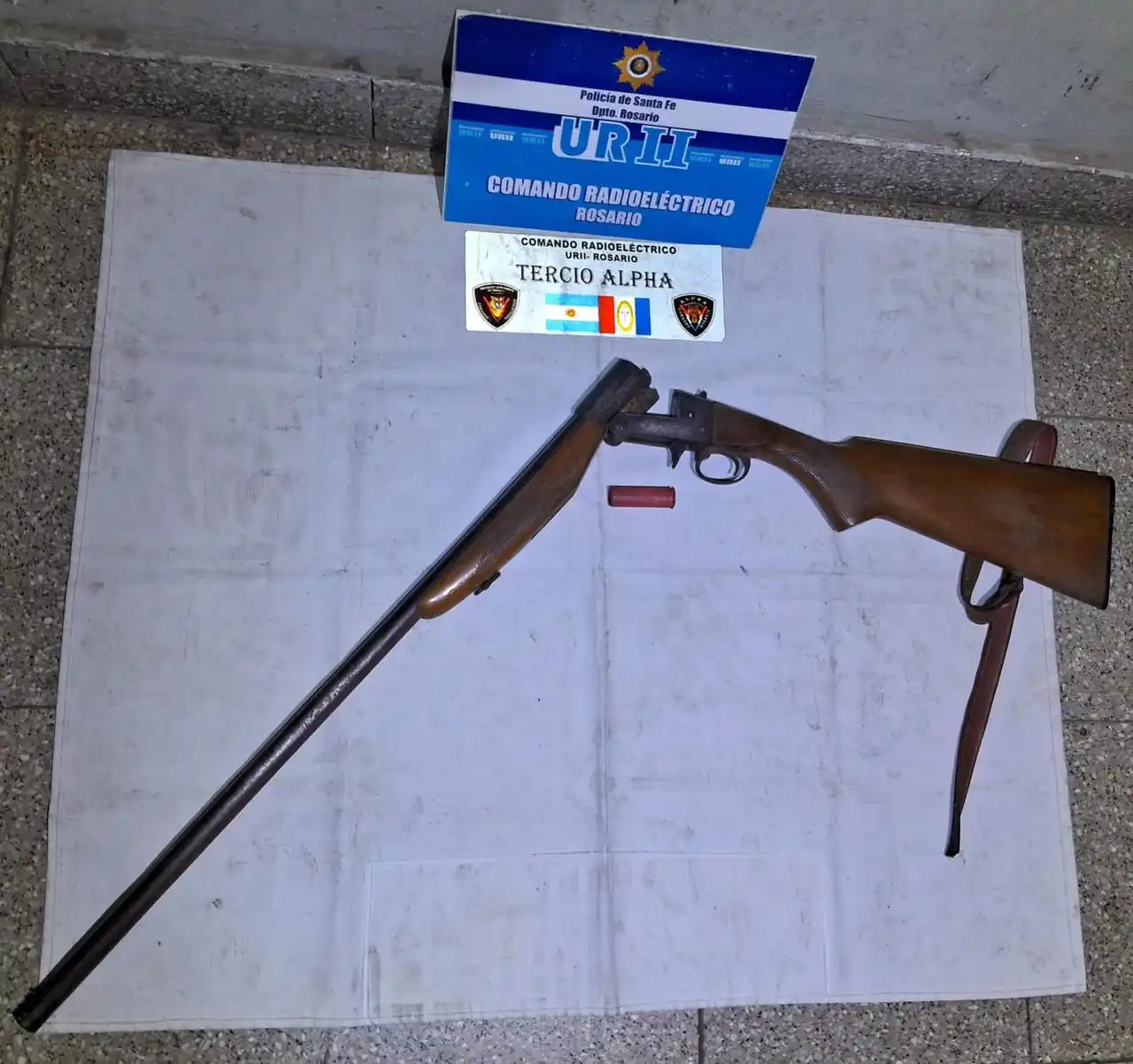 Le entraron a robar y lo detuvieron junto al ladrón por tener una escopeta de forma ilegítima en zona sur