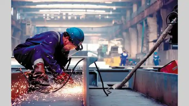 La actividad económica se contrajo un 2,3% en 2016