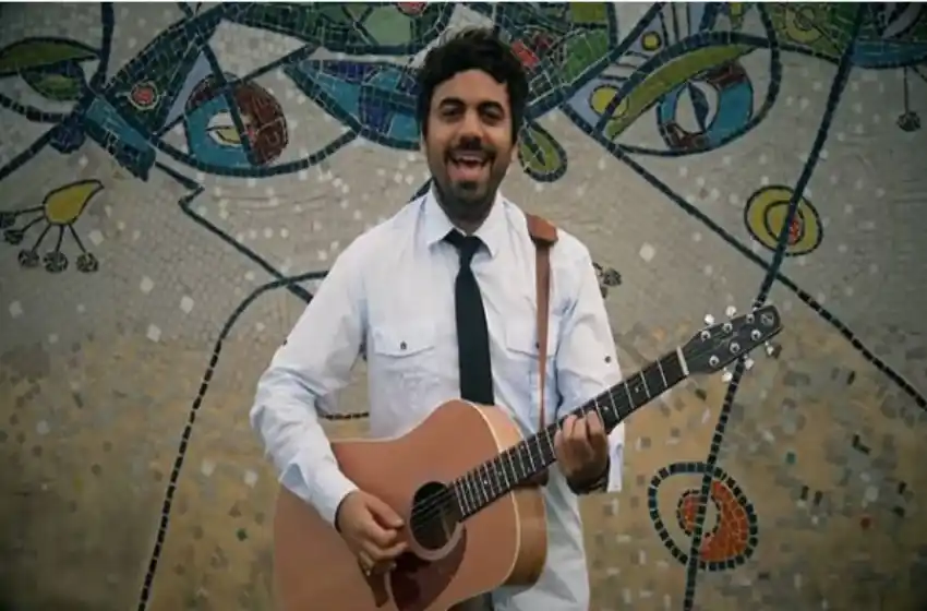 Seba Padula presenta el videoclip "Dos Mundos”