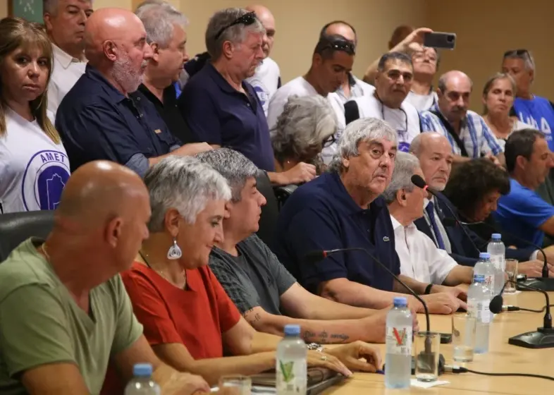 Gremios docentes realizarán un paro nacional el lunes tras la fallida negociación salarial