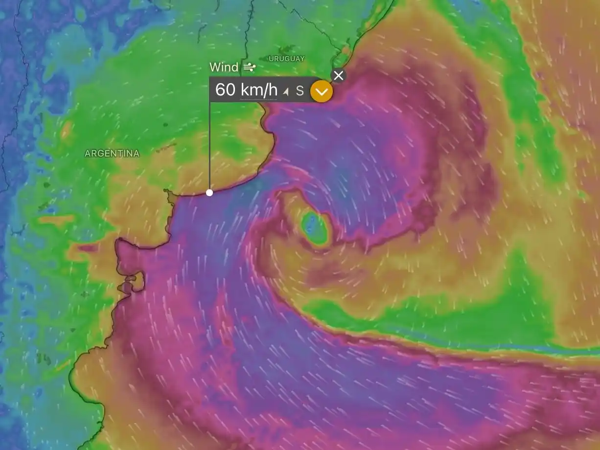 Para el sábado a la noche los vientos pueden llegar a 60 km/h en Claromecó, y en Tres Arroyos a 40 km/h. Las ciclogénesis comienza el jueves a la tarde y aflojaría el domingo a la mañana