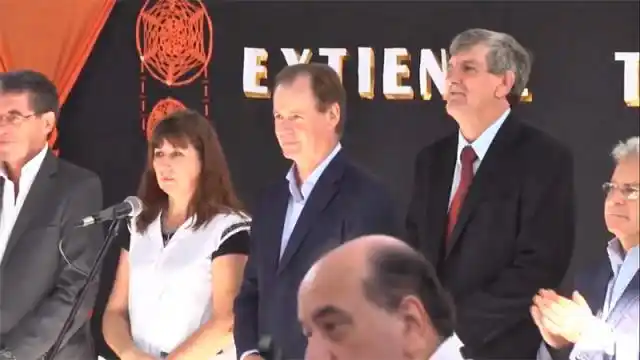Bordet garantizó "un significativo aumento" salarial para docentes
