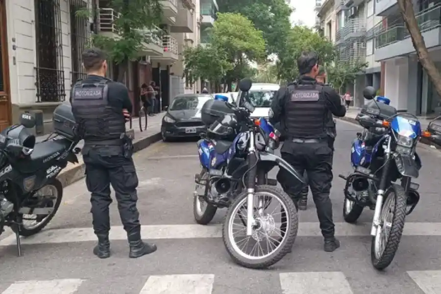 Detuvieron a cuatro personas por presuntas estafas con criptomonedas por medio de un juego similar al Pokémon