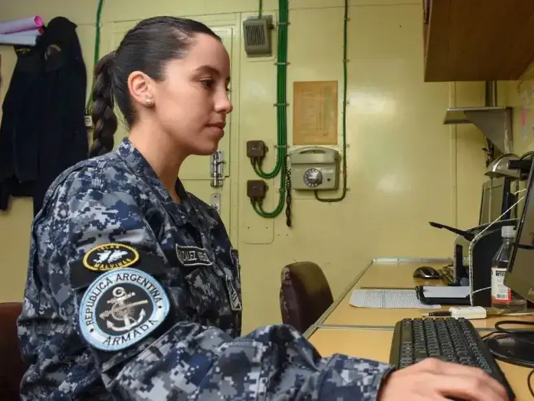 Una entrerriana que encontró su vocación en el mar y se destaca en la Armada Argentina