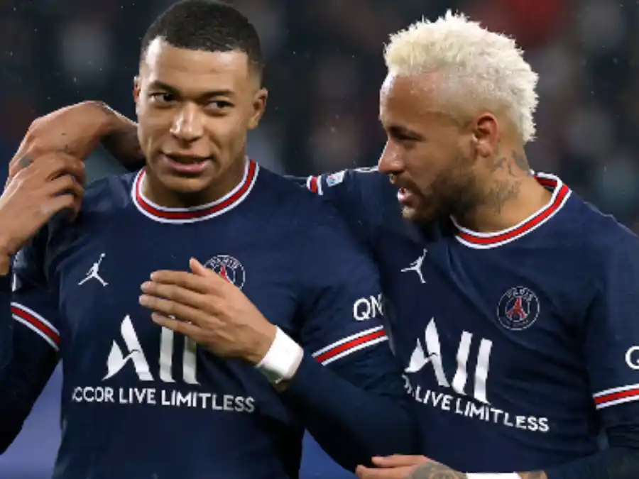 Mbappé elige la diplomacia al responder a Neymar