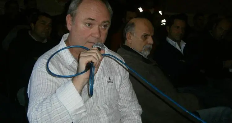 Fuerte cruce entre Dalmy Butti y Martín Pando