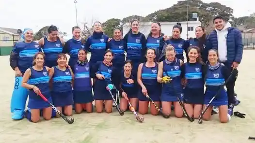 Mamis Hockey del Club Salto Grande se consagró campeón