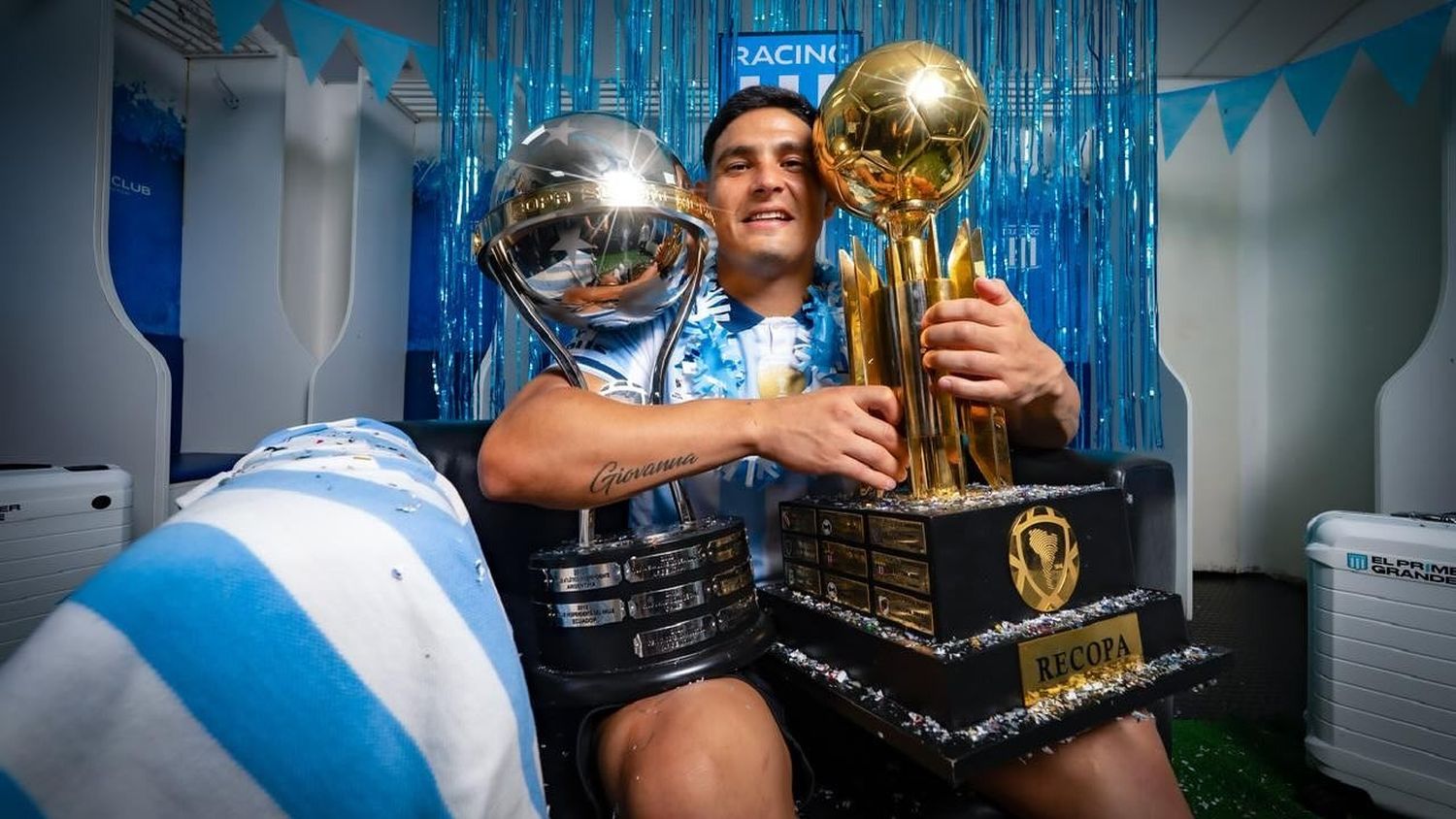 Salas se despidió de Racing con críticas a Diego Milito
