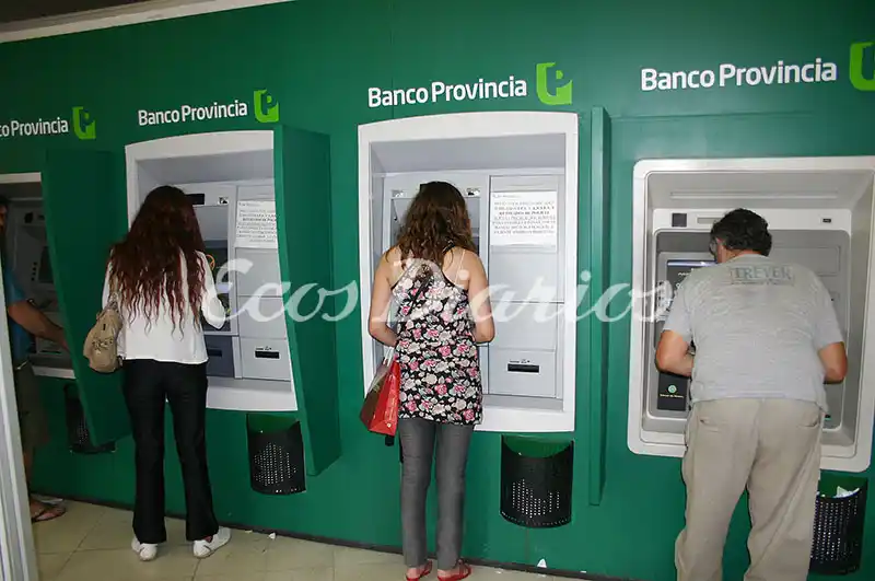 El paro bancario y el feriado ocasionarían faltante en los cajeros