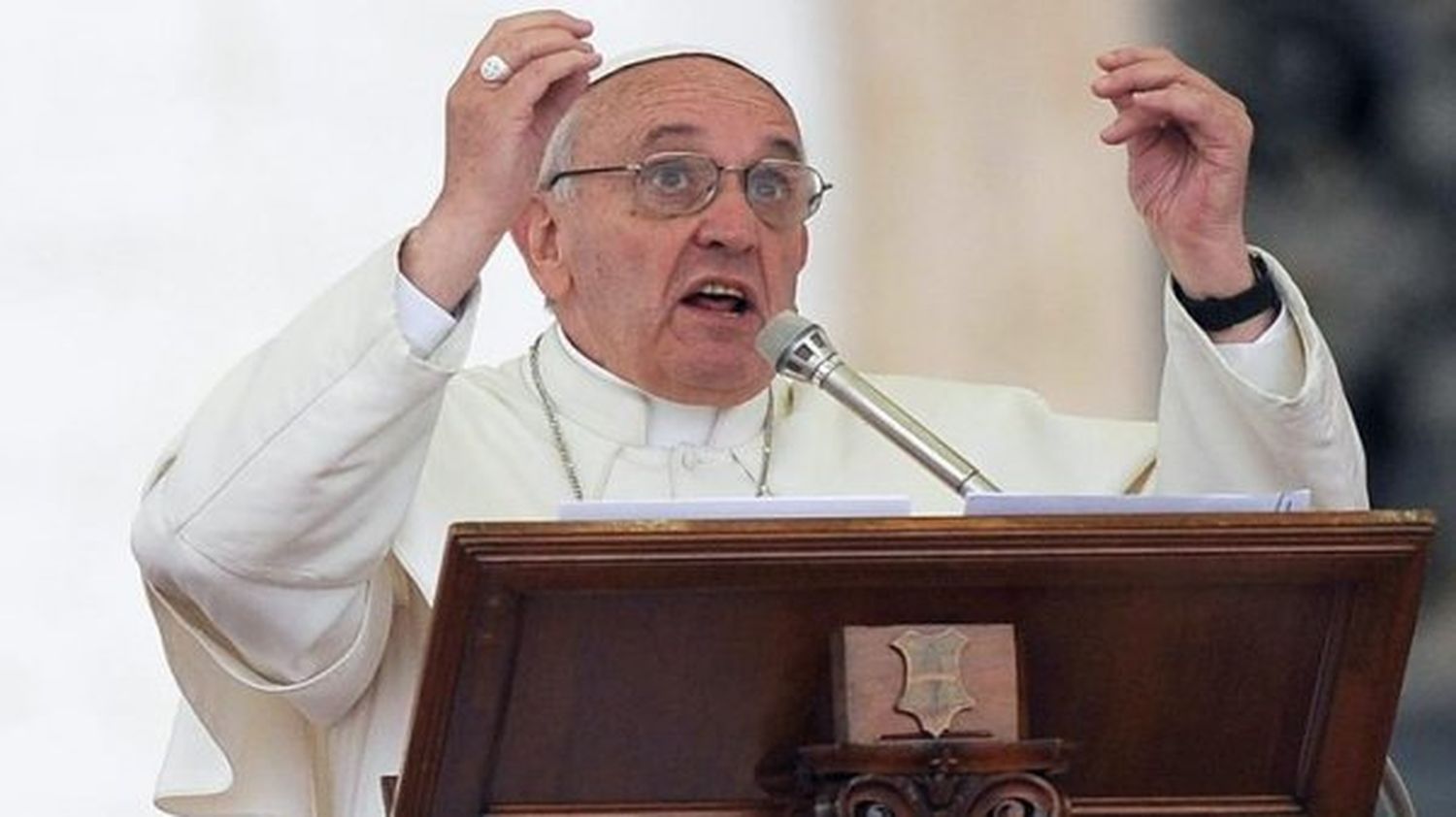 Francisco: "Que se alce fuerte en la Tierra el grito de la paz"
