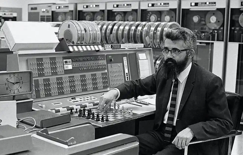 McCarthy fundó el laboratorio de inteligencia artificial de Stanford con apoyo del Departamento de Defensa