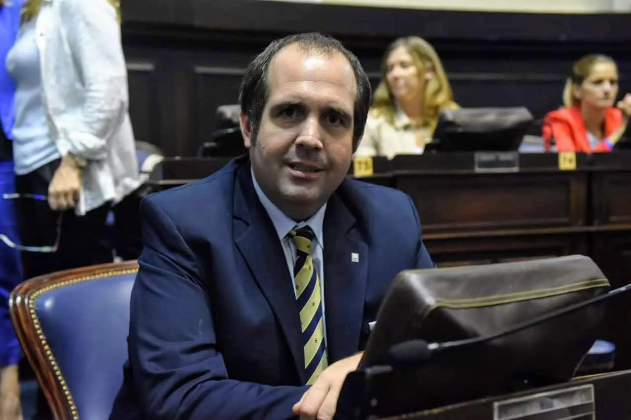 Bugallo tildó de "repugnante" el escándalo con las vacunas en San Andrés de Giles y sugirió la renuncia del Intendente