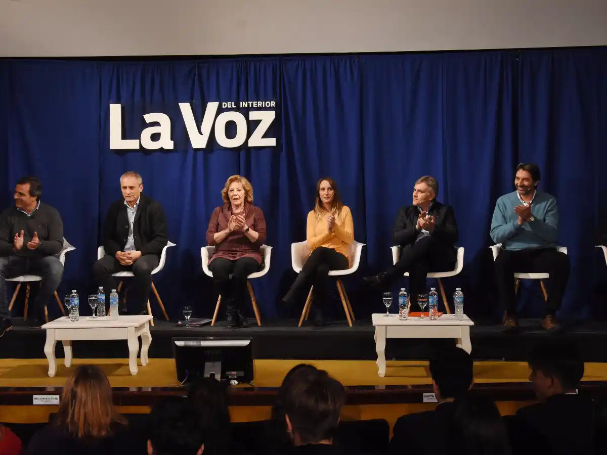 Los candidatos cordobeses expusieron sus ideas y respondieron consultas de estudiantes secundarios