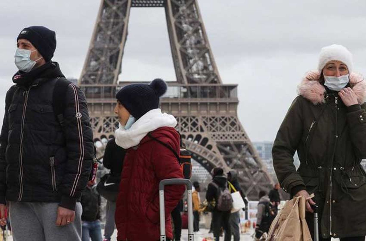 Francia entró en cuarentena nacional