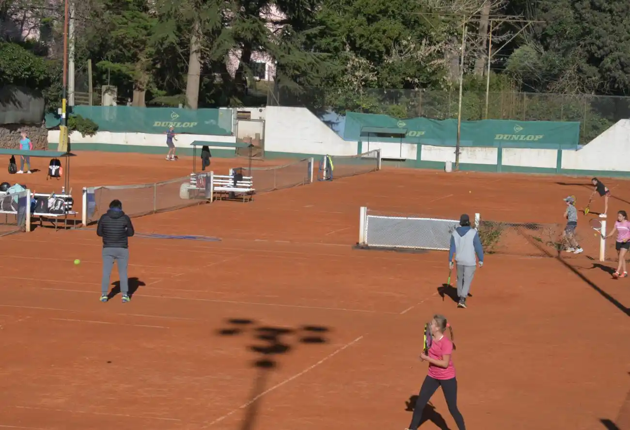 El Municipio informó que los deportes al aire libre no están permitidos en estadio rojo