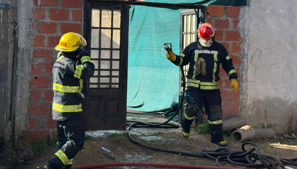 Incendio en Riobamba al 1500: las pérdidas en la vivienda fueron totales
