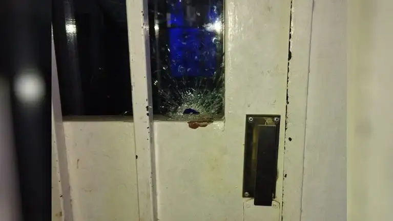 Atacaron a balazos la Municipalidad de Villa Gobernador Gálvez