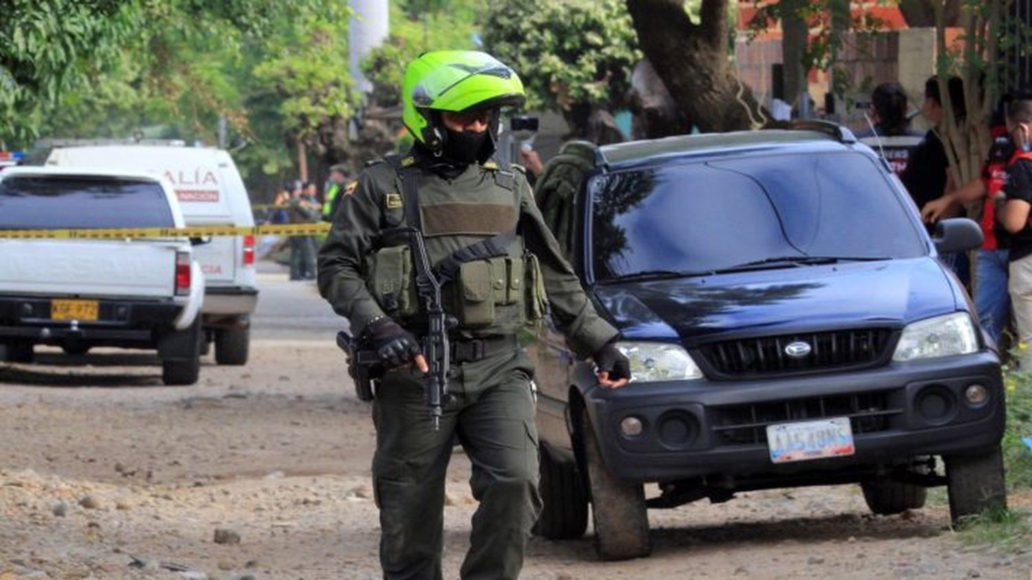 Momento en el que explotó la maleta bomba en el aeropuerto de Cúcuta que causa la muerte de dos policías (+ video)