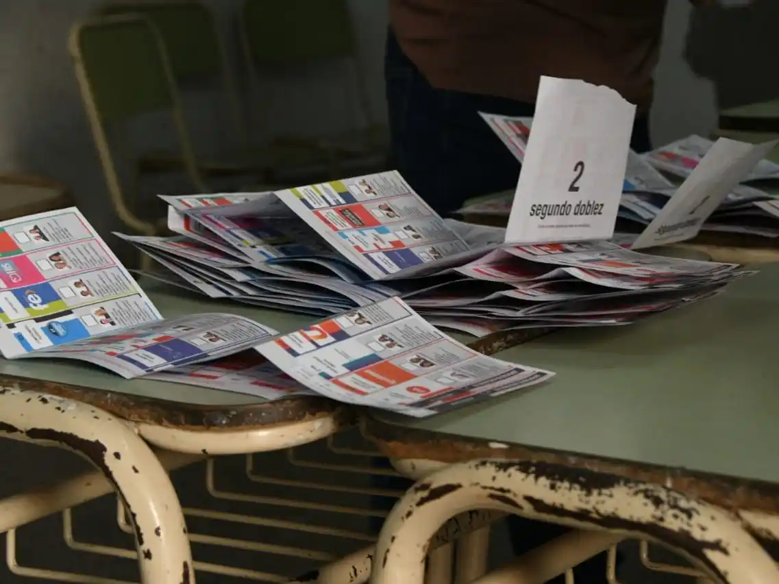 El sistema de boleta única de papel tuvo un buen debut en todo el país.