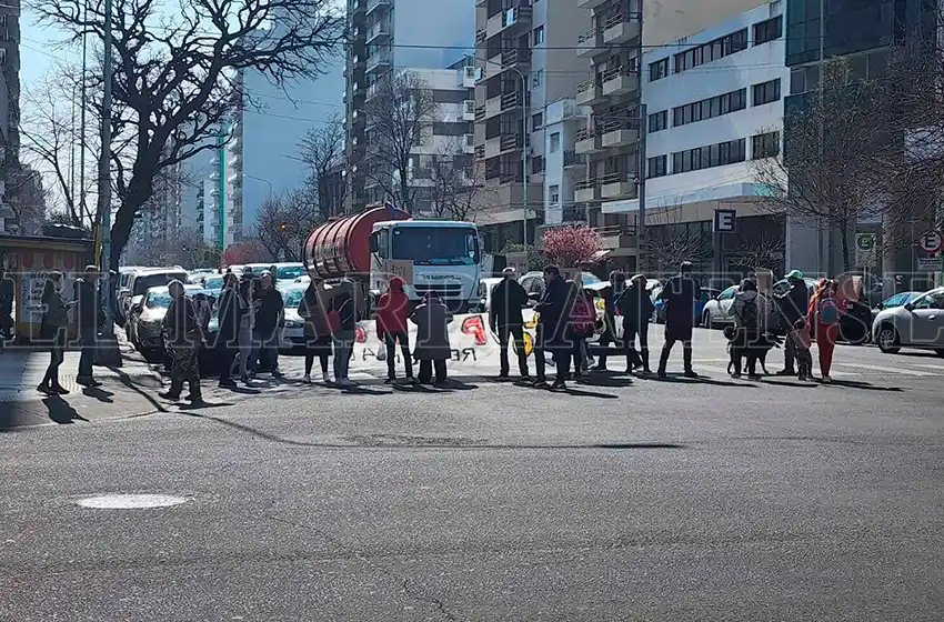 "Le advertimos a Montenegro que está cometiendo un atropello"