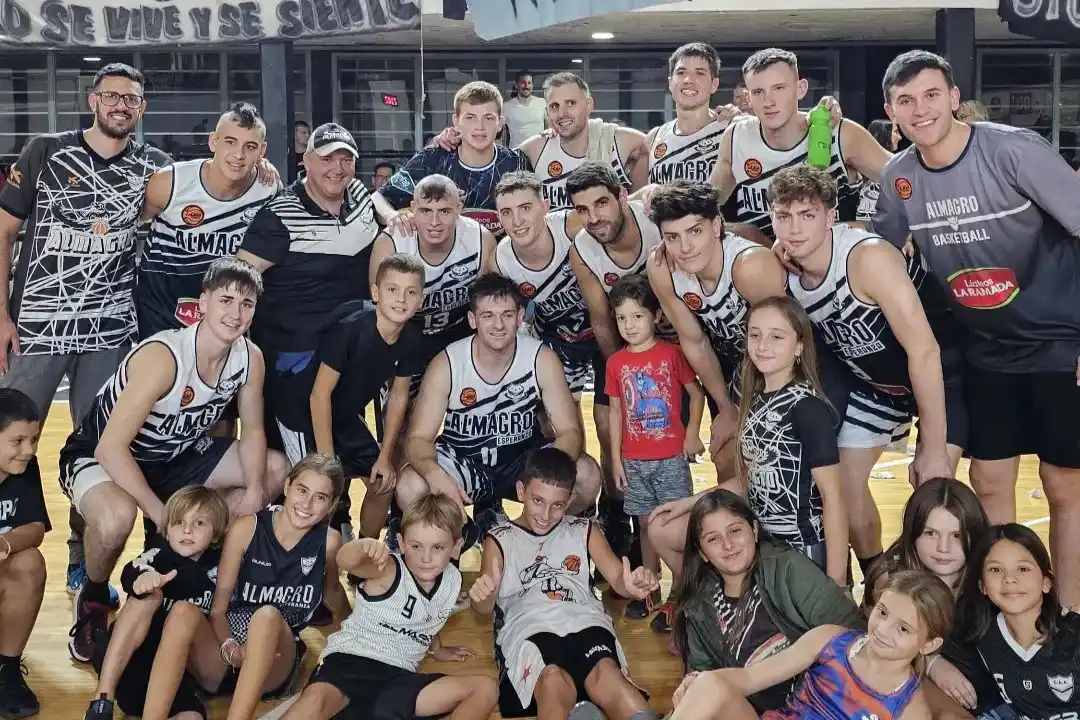 Almagro de Esperanza le propinó la segunda caída a Olimpia en el arranque del Federal.