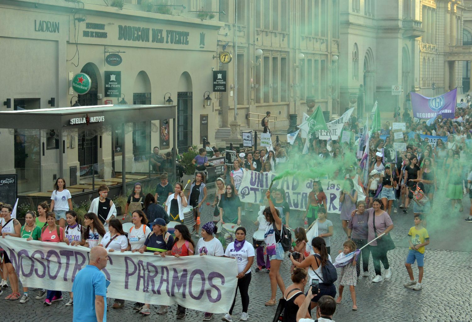 Las fotos de la masiva marcha del 8M por las calles de Tandil