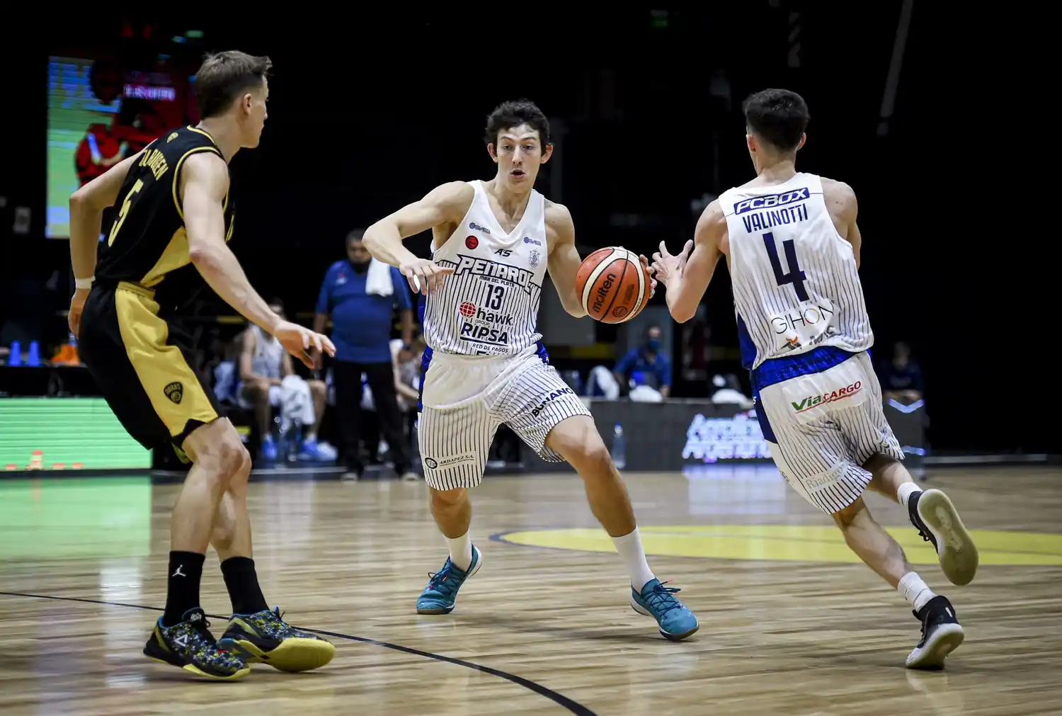 Peñarol remontó, pero no le alcanzó para ganar