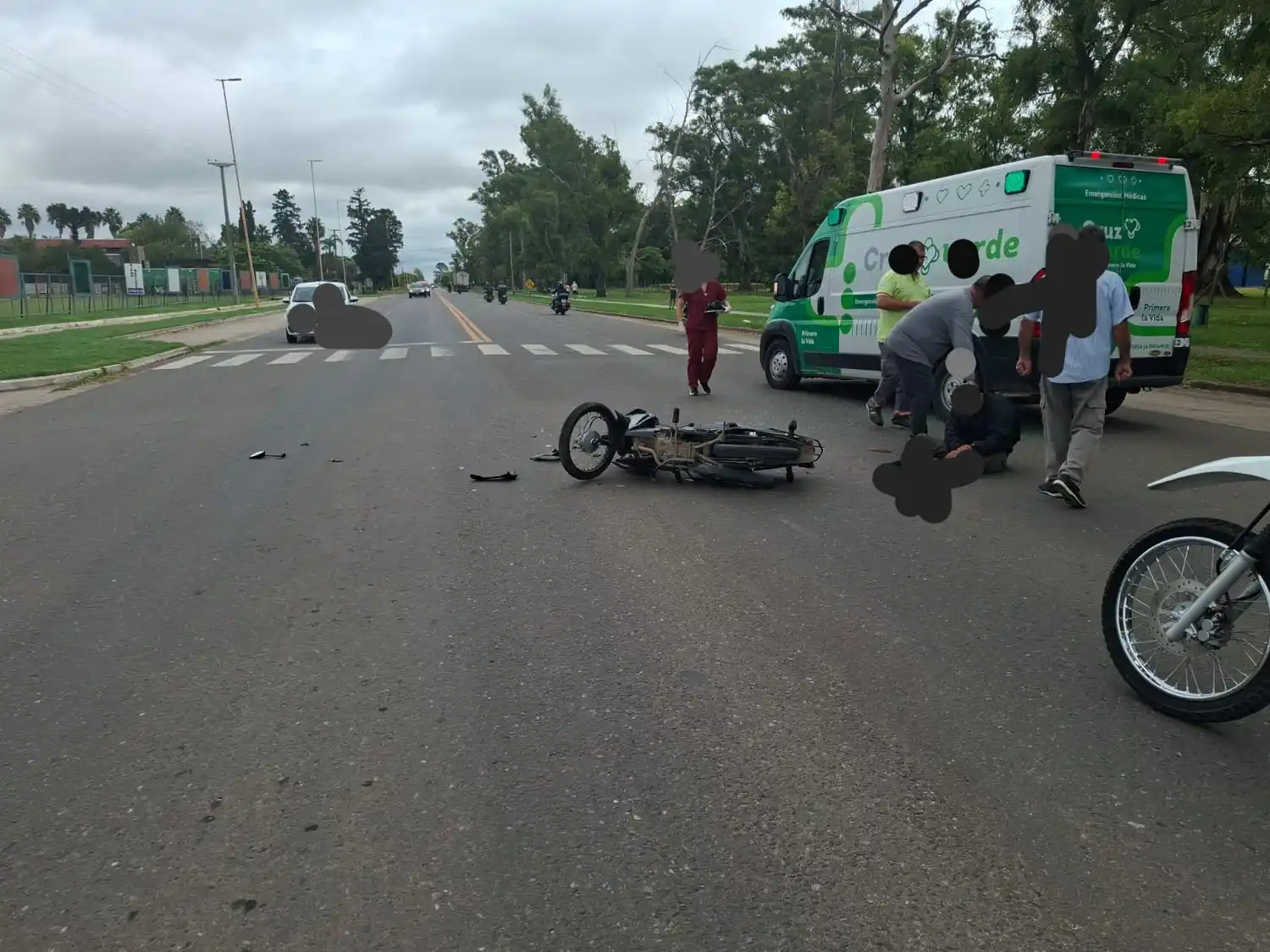 Accidente en avenida Cervantes deja un joven herido