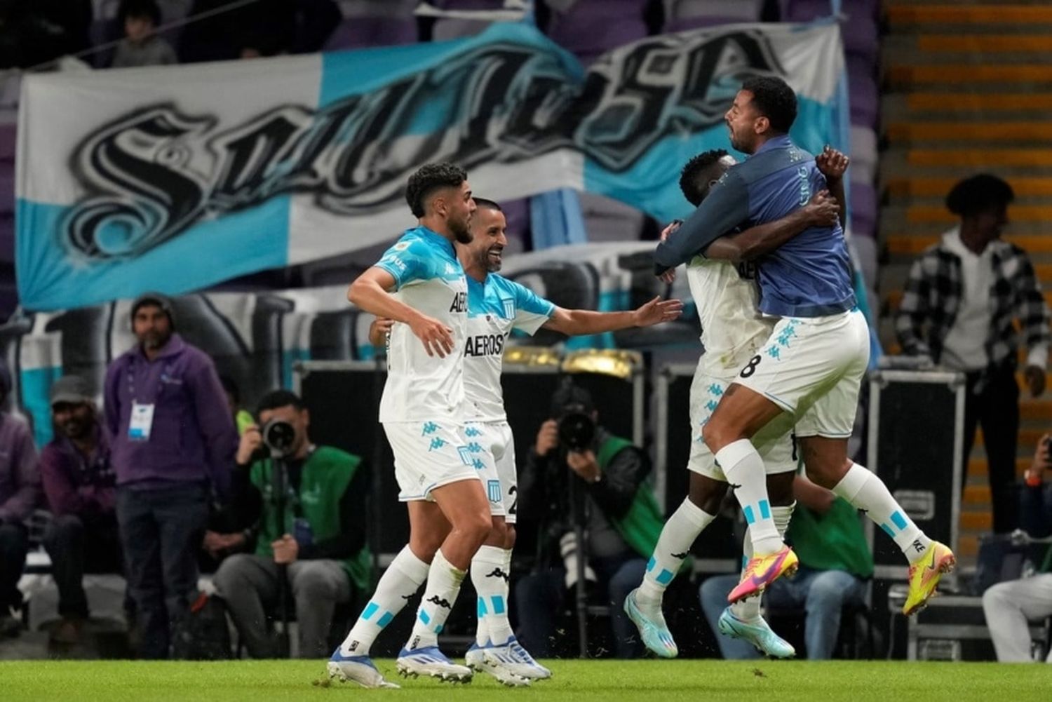 Con un polémico penal, Racing venció a Boca y se quedó con la Supercopa Internacional