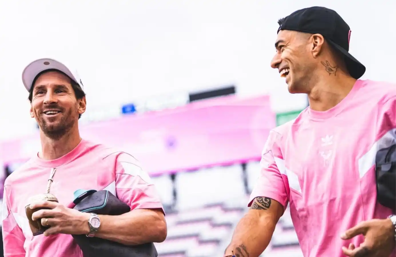 Lionel Messi junto a Luis Suárez
