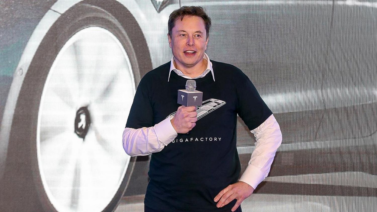 Elon Musk recorrió Auschwitz y reconoció como un error un posteo contra los judíos