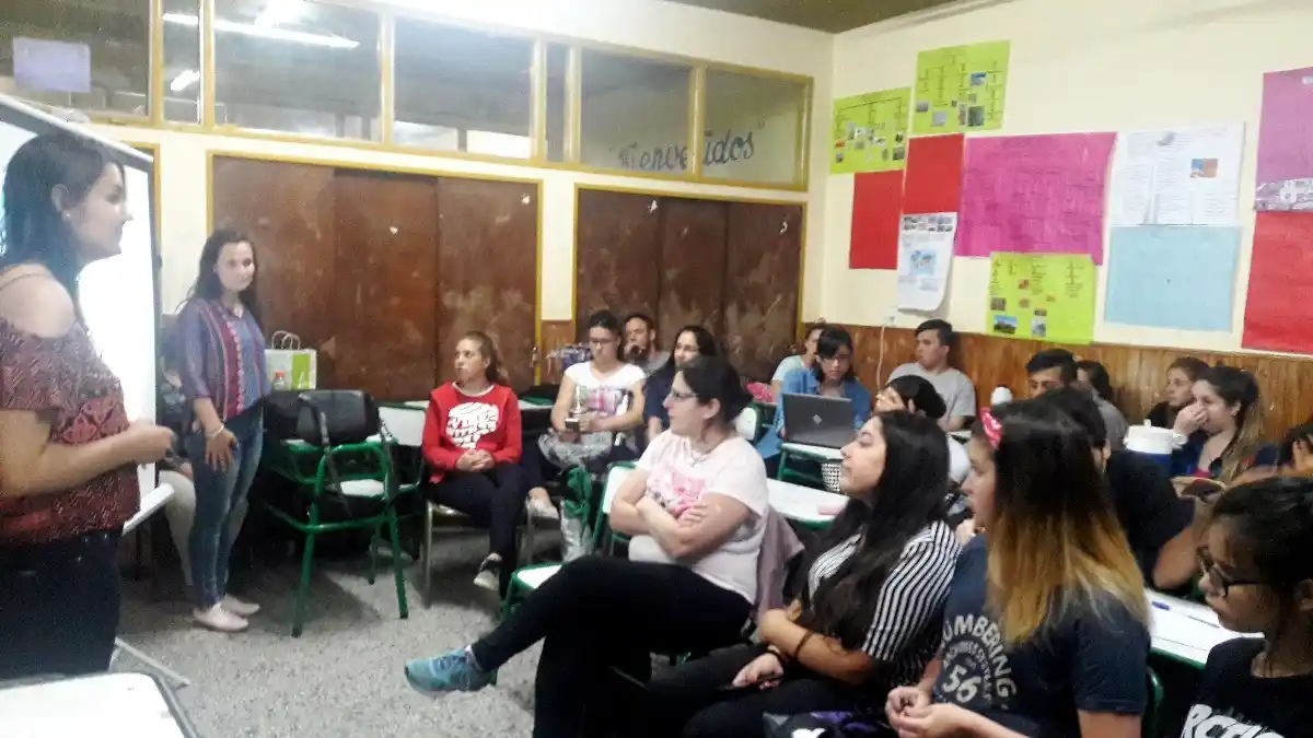 Continúan los talleres de “Noviazgos sin violencia”