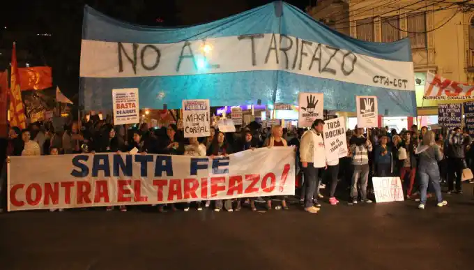 Presentan nuevo proyecto para congelar tarifas de servicios públicos
