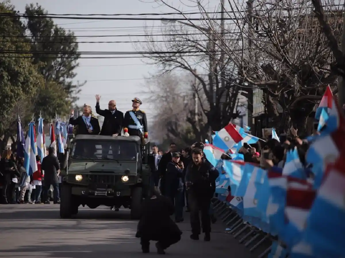 Schiaretti encabezó un colorido festejo patrio en Río Tercero
