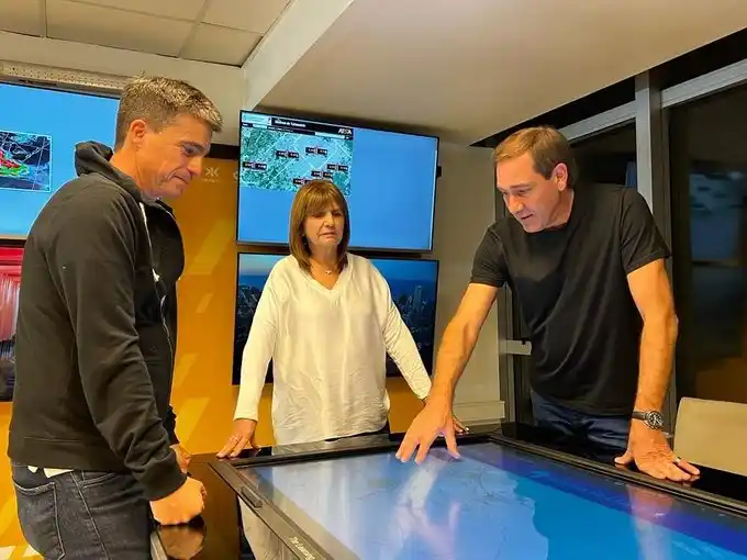 Bullrich con Garro y Allan