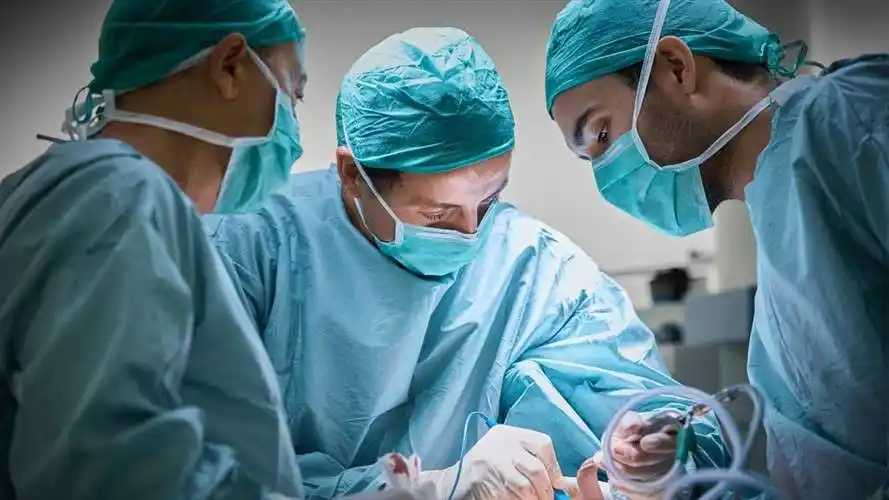 Suspendieron las cirugías programadas en la ciudad: qué intervenciones se realizarán