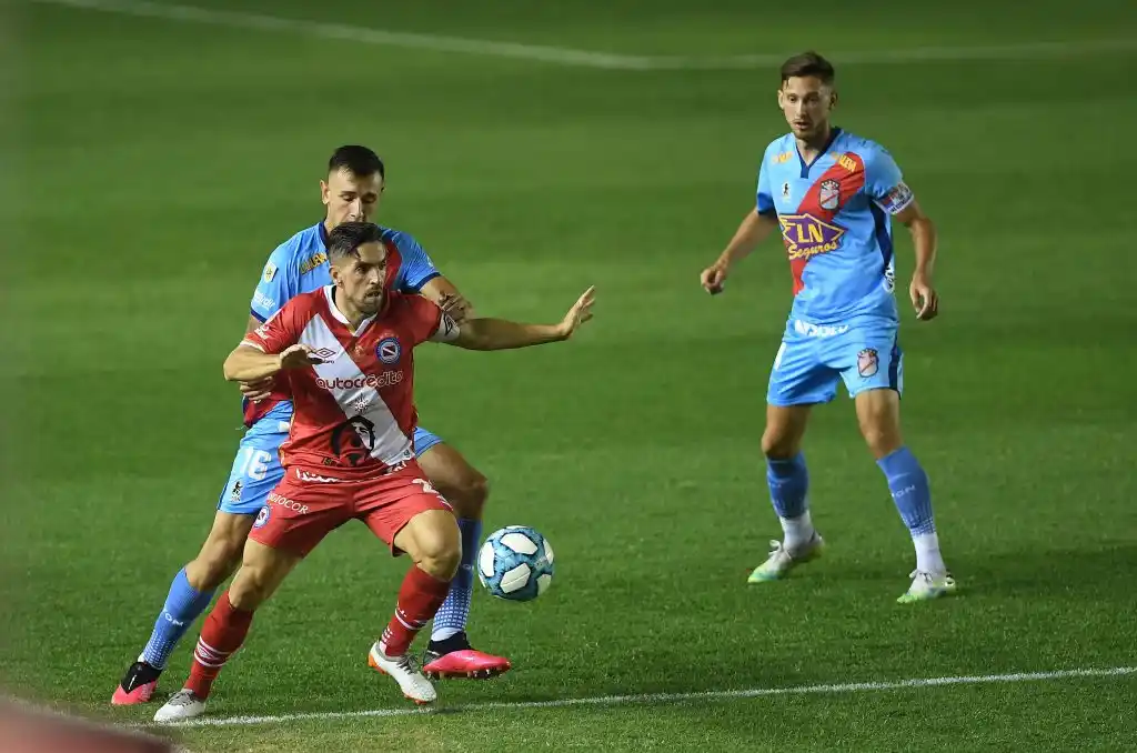 Argentinos Juniors pisó fuerte en su visita a Sarandí