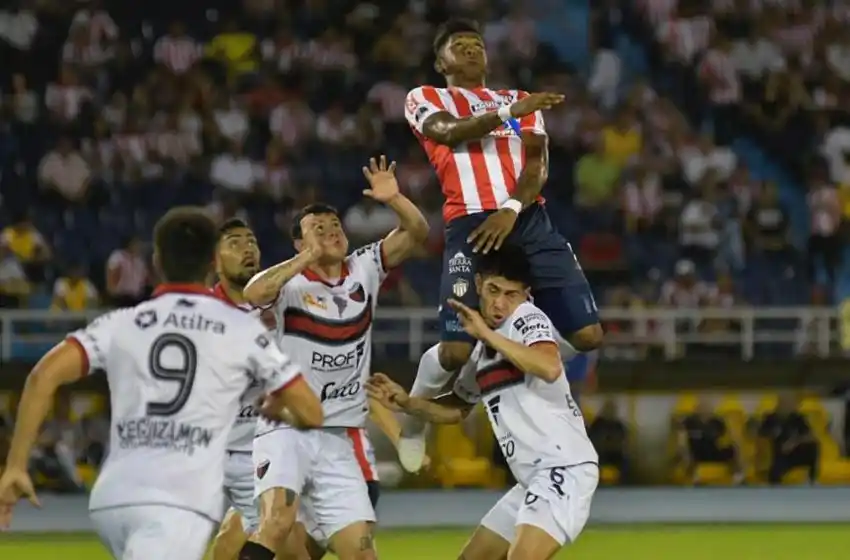 Colón perdió pero dejó abierta la llave