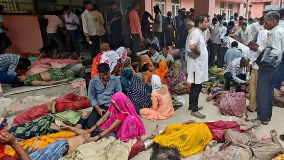 Tragedia en la India: más de 100 personas murieron aplastadas en una estampida durante una celebración hindú
