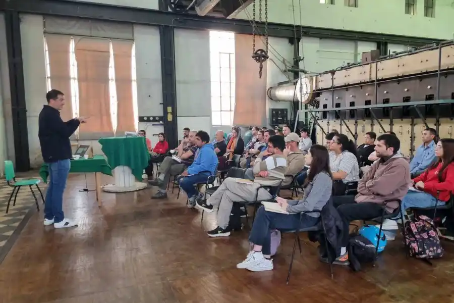Inició el curso de panales fotovoltaicos