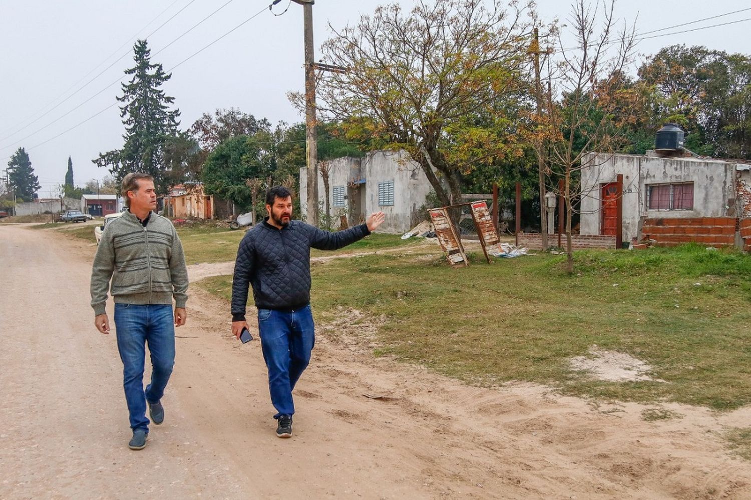 Piaggio supervisó los trabajos que se realizan para ampliar la red cloacal