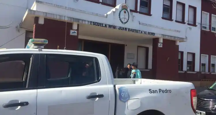 Suspenden clases en escuela 6 por “amenaza de bomba”