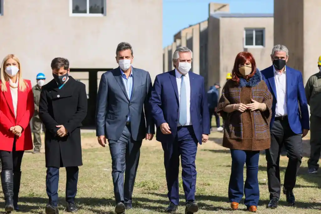 ”Queremos poner de pie a la Argentina, después de un tiempo en el que la derrumbaron”