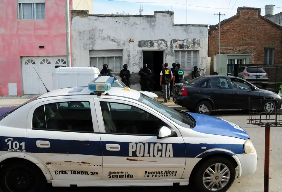Cuatro personas aprehendidas tras un operativo por drogas