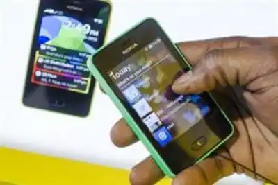 Line, el mensajero que quiere competir con los demás dejando de serlo