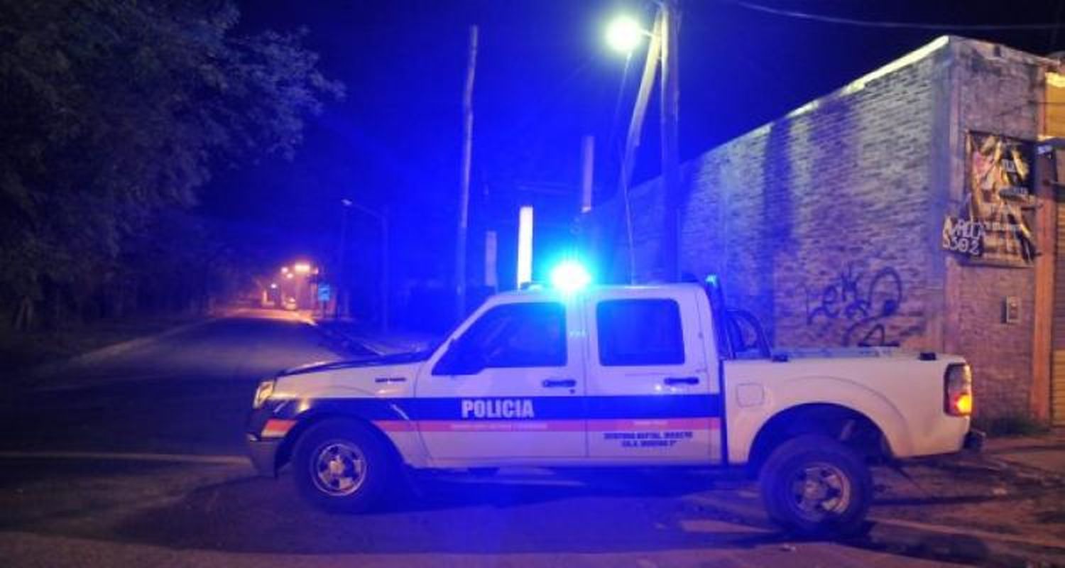 Policía recuperó una moto robada, el conductor se dio a la fuga