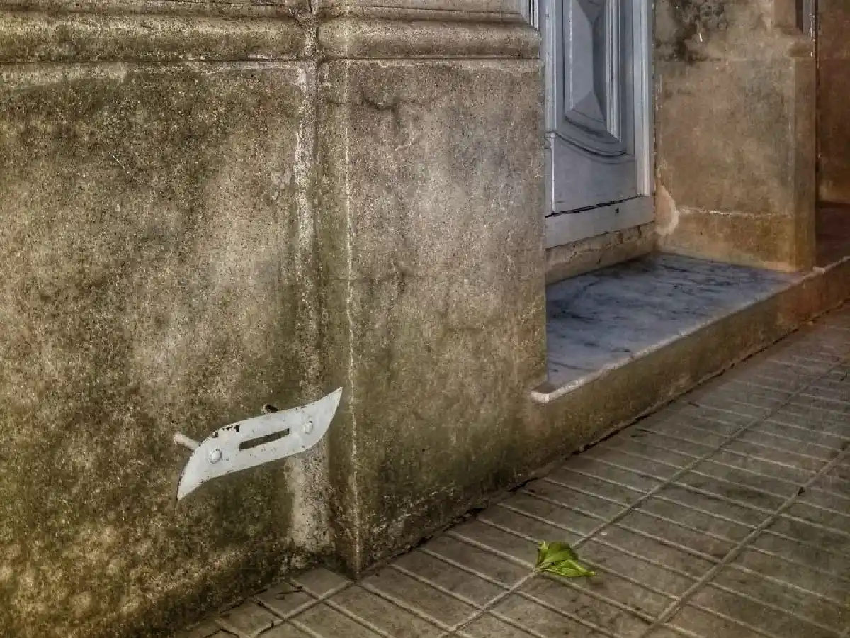 Limpiabotas: una pieza de la vieja arquitectura que conservan algunas casas 