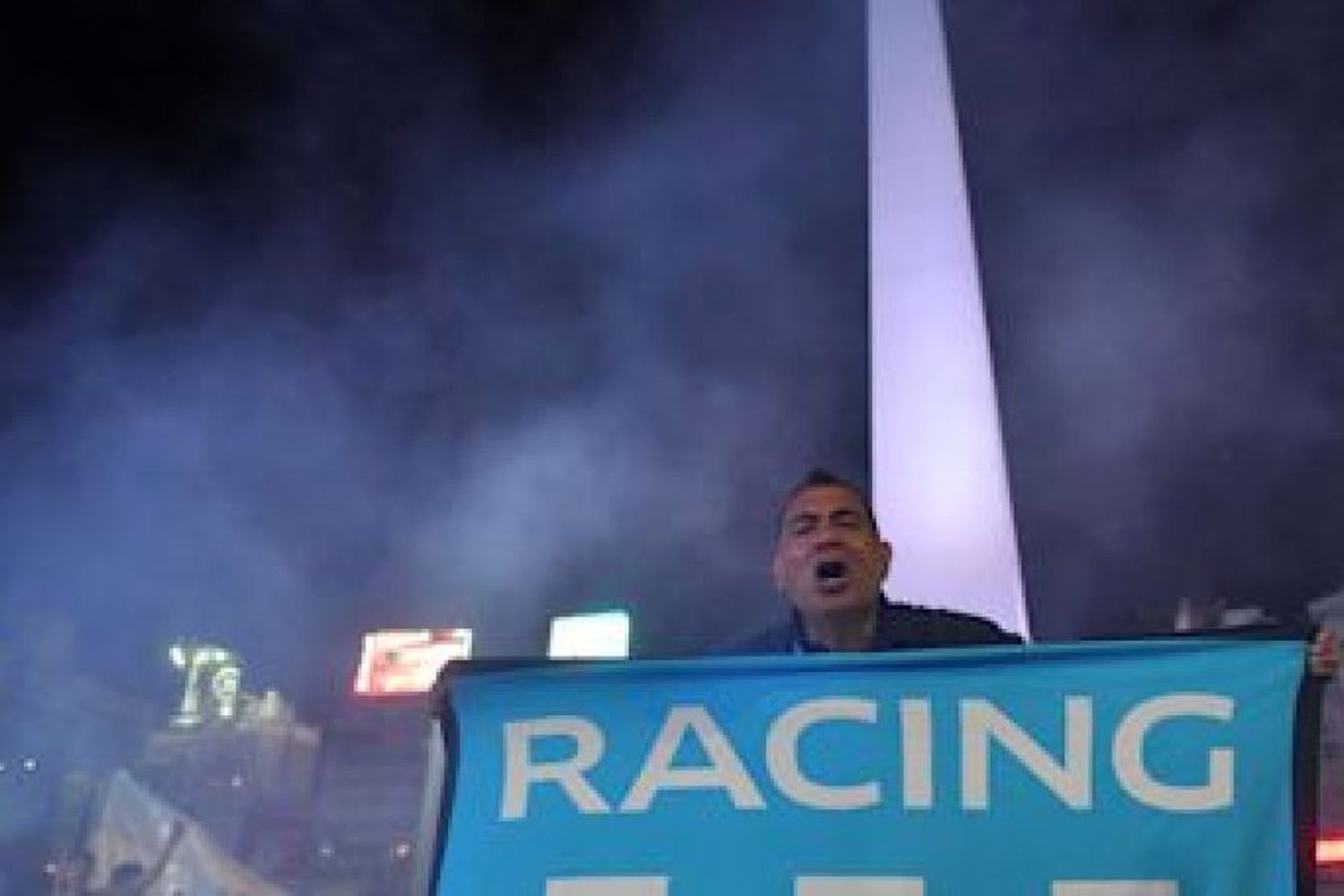 Racing celebró la Sudamericana con miles de hinchas en el Obelisco