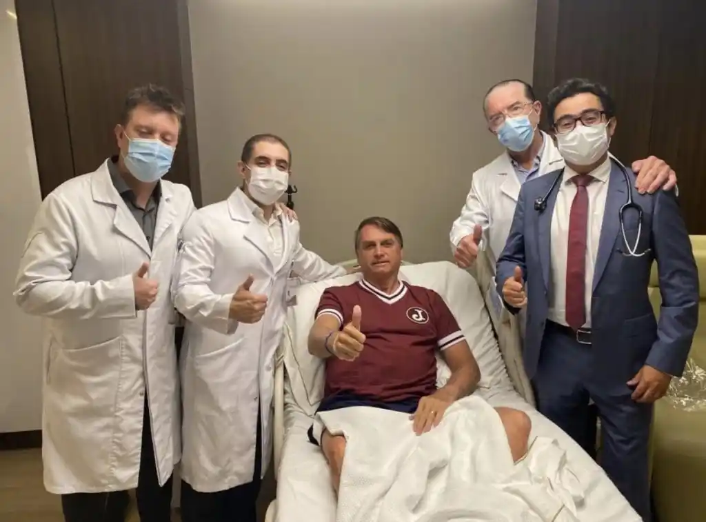 Bolsonaro recibió el alta médica tras sufrir una obstrucción intestinal